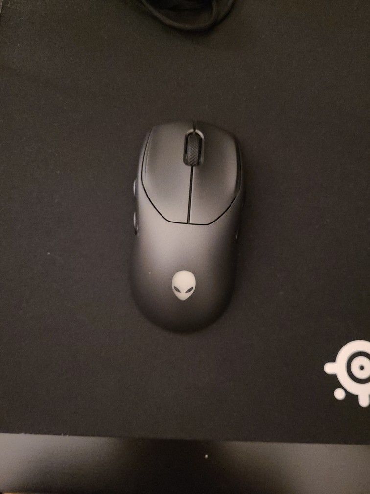 Alienware AW720M Tri-Mode Wireless Gaming Mouse - 2.4GHz Wireless, Bluetooth 5.1, 26,000 DPI, 8-Fully Programmable Buttons, Magnetic Snap Charging Ada