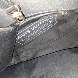 LV Louie Vuitton  BLK