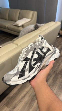 Balenciaga Runner Size 44