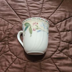 Vintage Epoch Floral Bay Pattern Tea Cups/Mugs