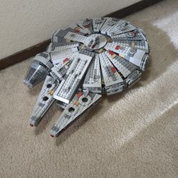 Lego Star Wars Millennium Falcon (fake lego)