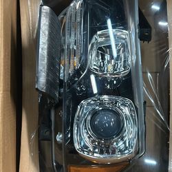 *TESTED AND WORKING* Dodge Charger 2011-2014 Left Headlight HID | Used but in Great condition |