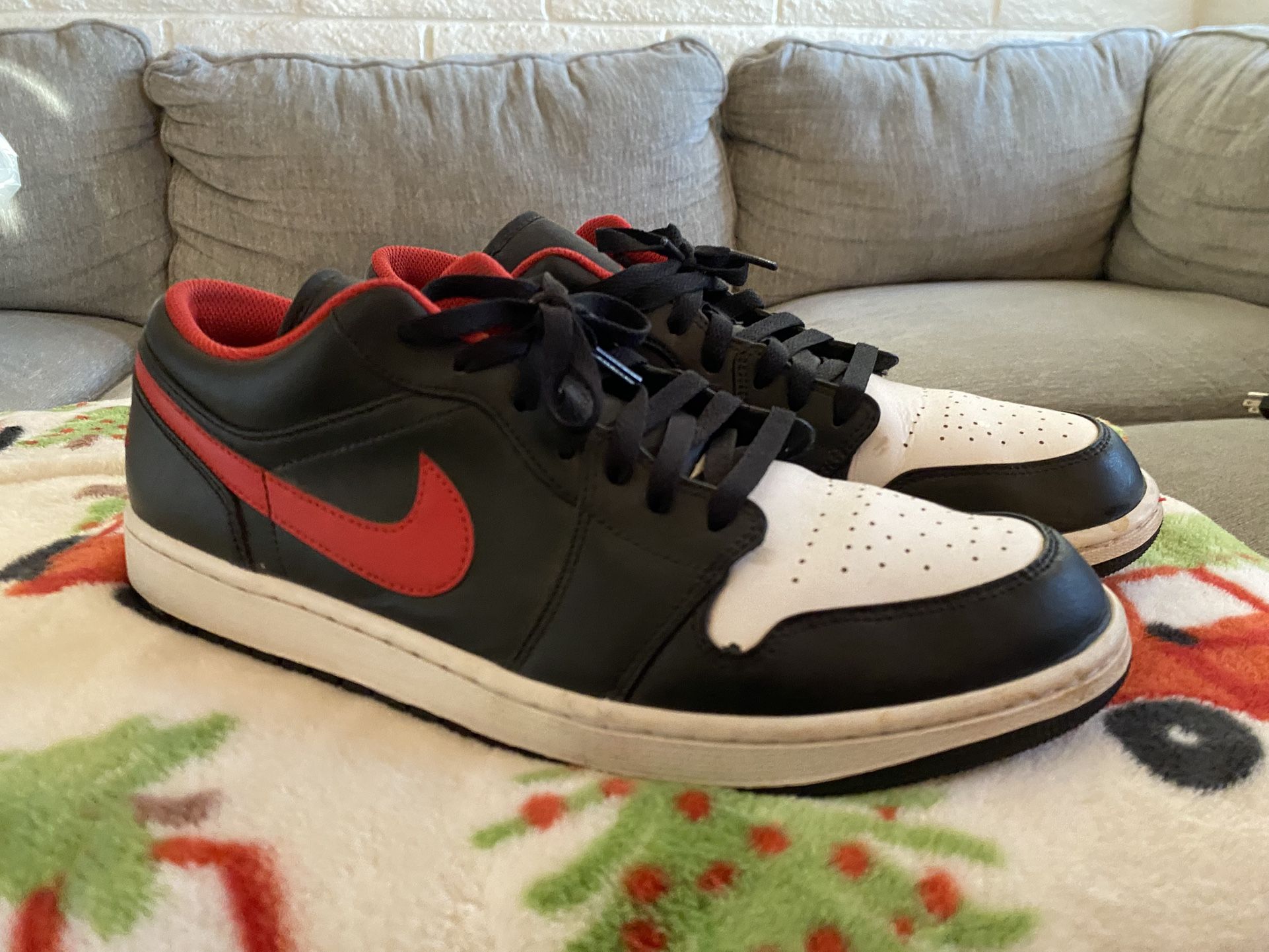 Air Jordan 1 - Red And Black Lows