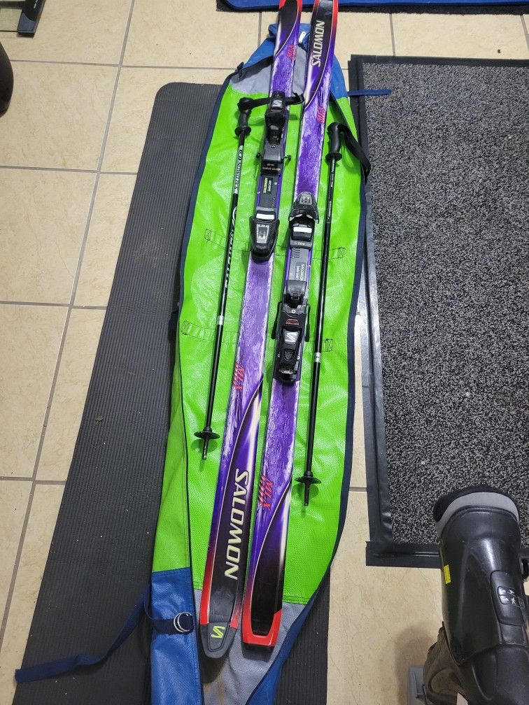 Salomon Ski