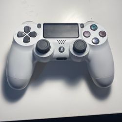 PS4 controller