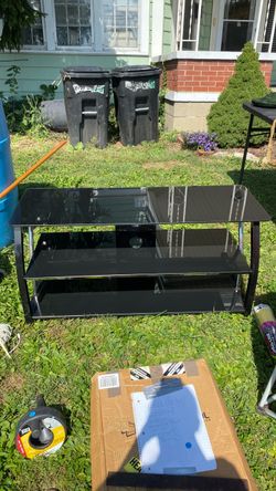 Tv stand glass shelves