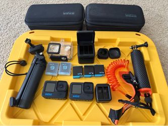 2 GoPro Hero Black 10