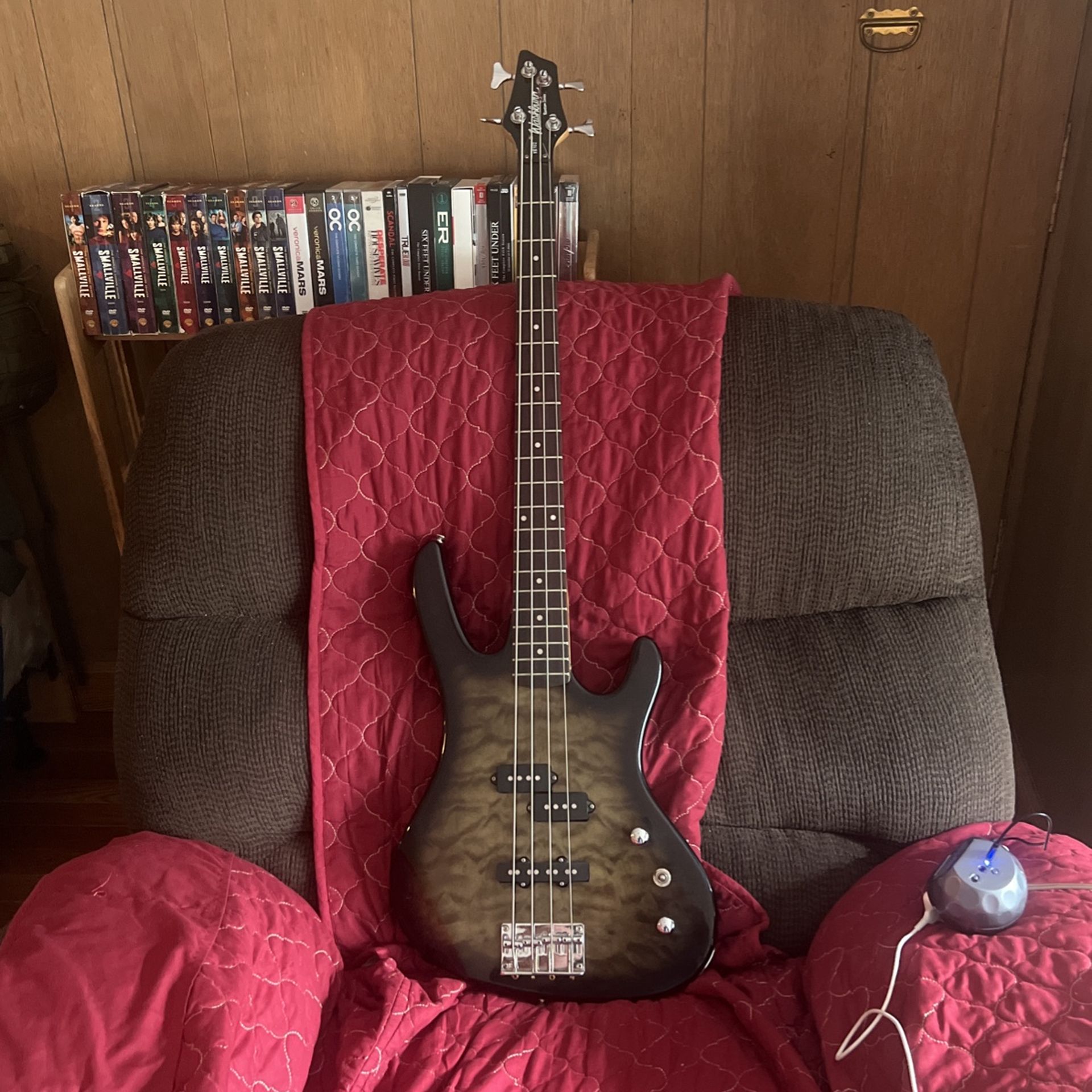 Electric Base Guitar for Sale in Chicago, IL - OfferUp