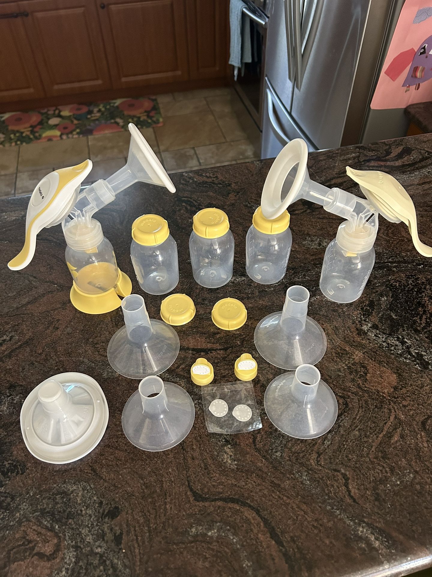 Bundle Medela Manual Pumps