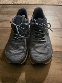 AOV Men's Sneakers Size 11