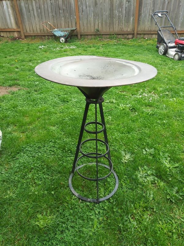 Metal bird bath or plant stand 32" tall for Sale in Tualatin, OR OfferUp