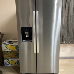 Whirlpool WRS555SIHZ03 side-by-side refrigerator