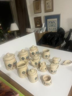 VINTAGE CERAMIC KITCHENWARE SET