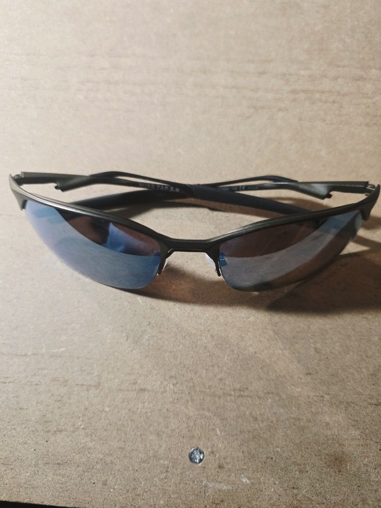 Oakley WIRE TAP 2.0