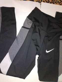 Nike leggings size small