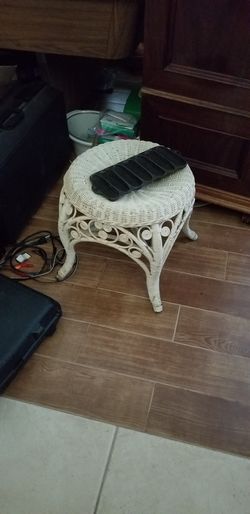 Wicker seat or plant stand
