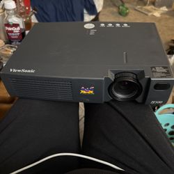 View Sonic PJ 500 Projector 