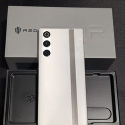 Red Magic 10 Air 250 GB/16 gb RAM