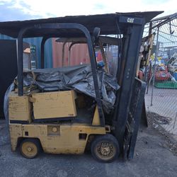 Forklift 