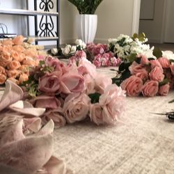 Artificial decorative flowers