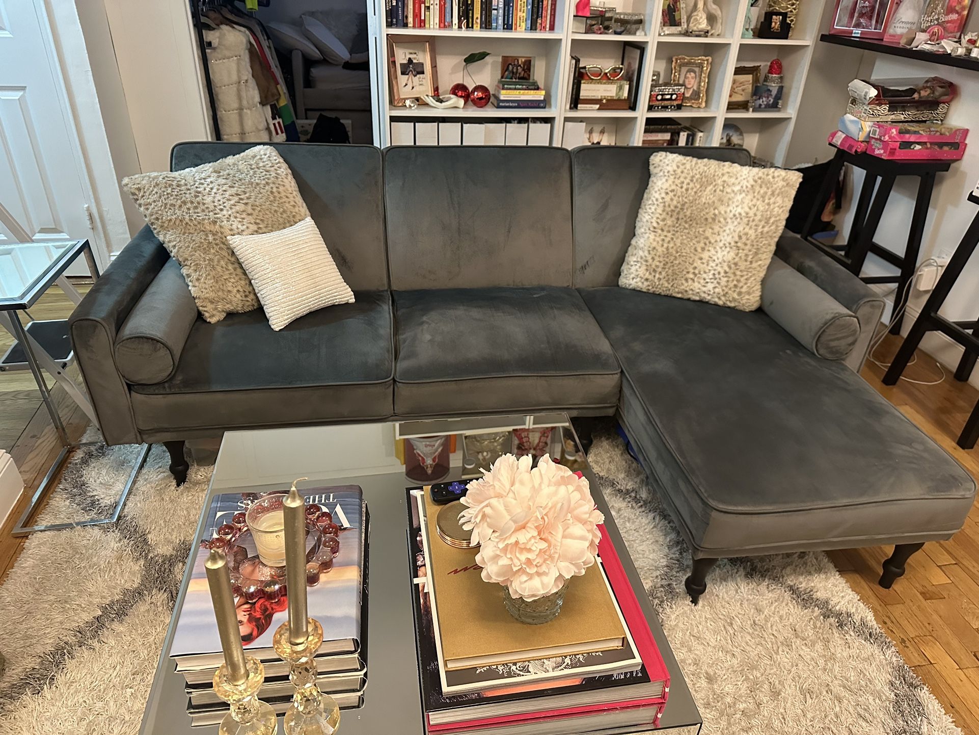 SECTIONAL/COUCH/Apartment Size