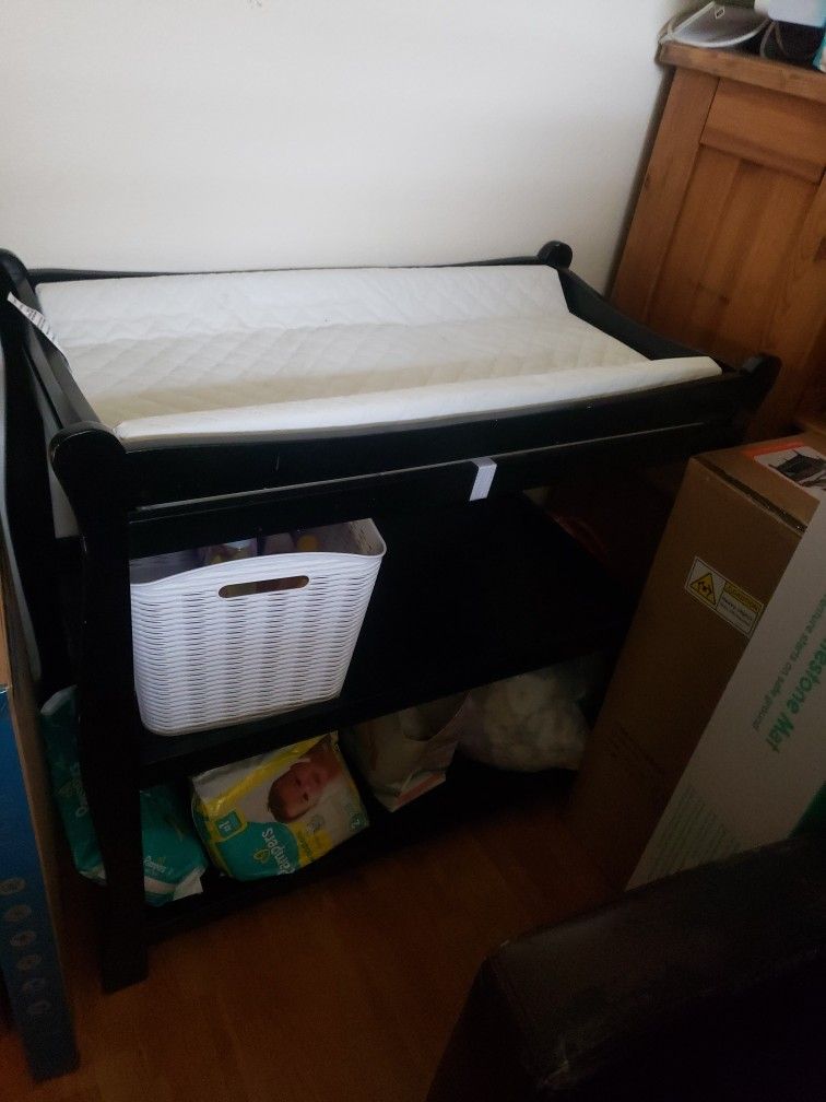 Changing Table Wirh Shelves