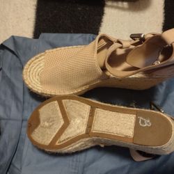 Awesome khaki Beige Sandals 