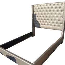 Beautiful Full Size Bed! Delivery Available!