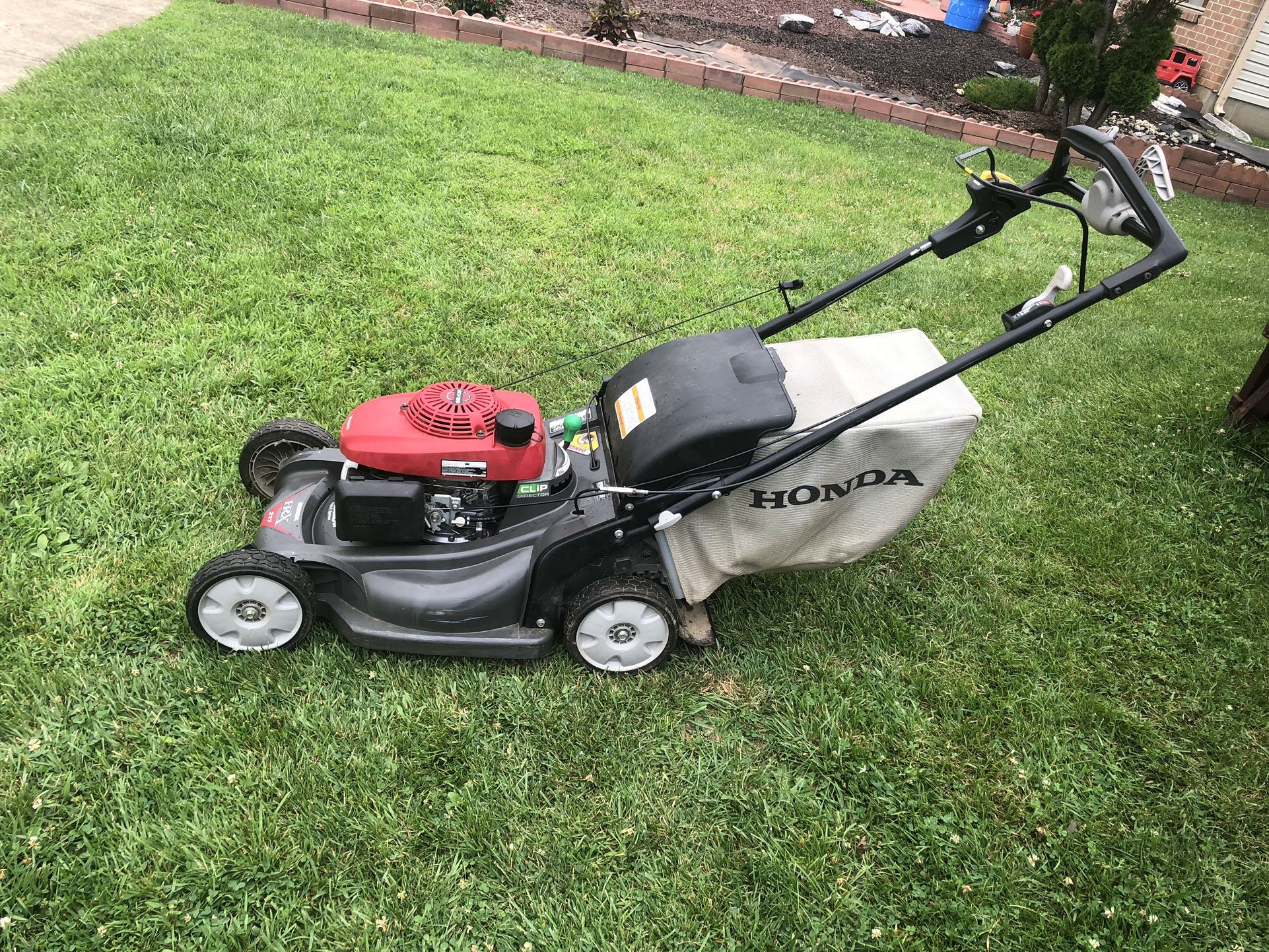 Honda HRX217 Self Propelled Lawn Mower