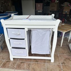 Changing Table With Hamper And Basket Along With Mattress 
