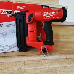 Milwaukee M18 FUEL 18-Volt Lithium-Ion Brushless Cordless Gen II 18-Gauge Brad Nailer (Tool-Only