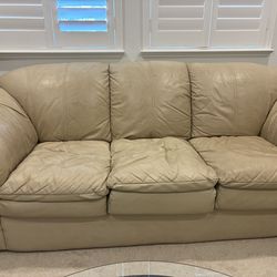 Couch set