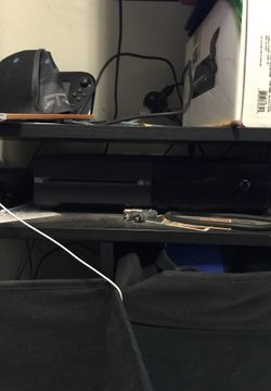 Xbox one with 2 controller and 19 games. 500gb