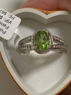 2ct Peridot gemstone August Birthstone on 92( Sterling silver ring , size 7