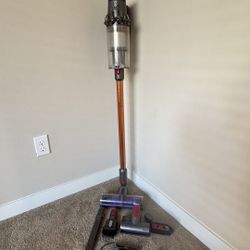 Dyson V10 vacuum🌺works great 