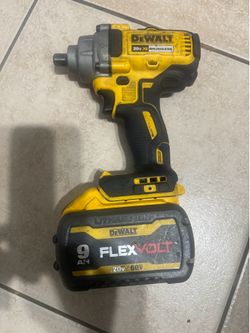 1/2 Dewalt brushless xr Battery 9ah flexvolt 60v