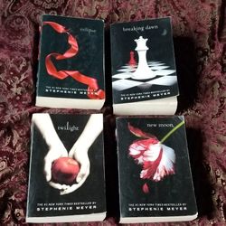 $20 All 4 Bks Twilight Series Paperbacks 