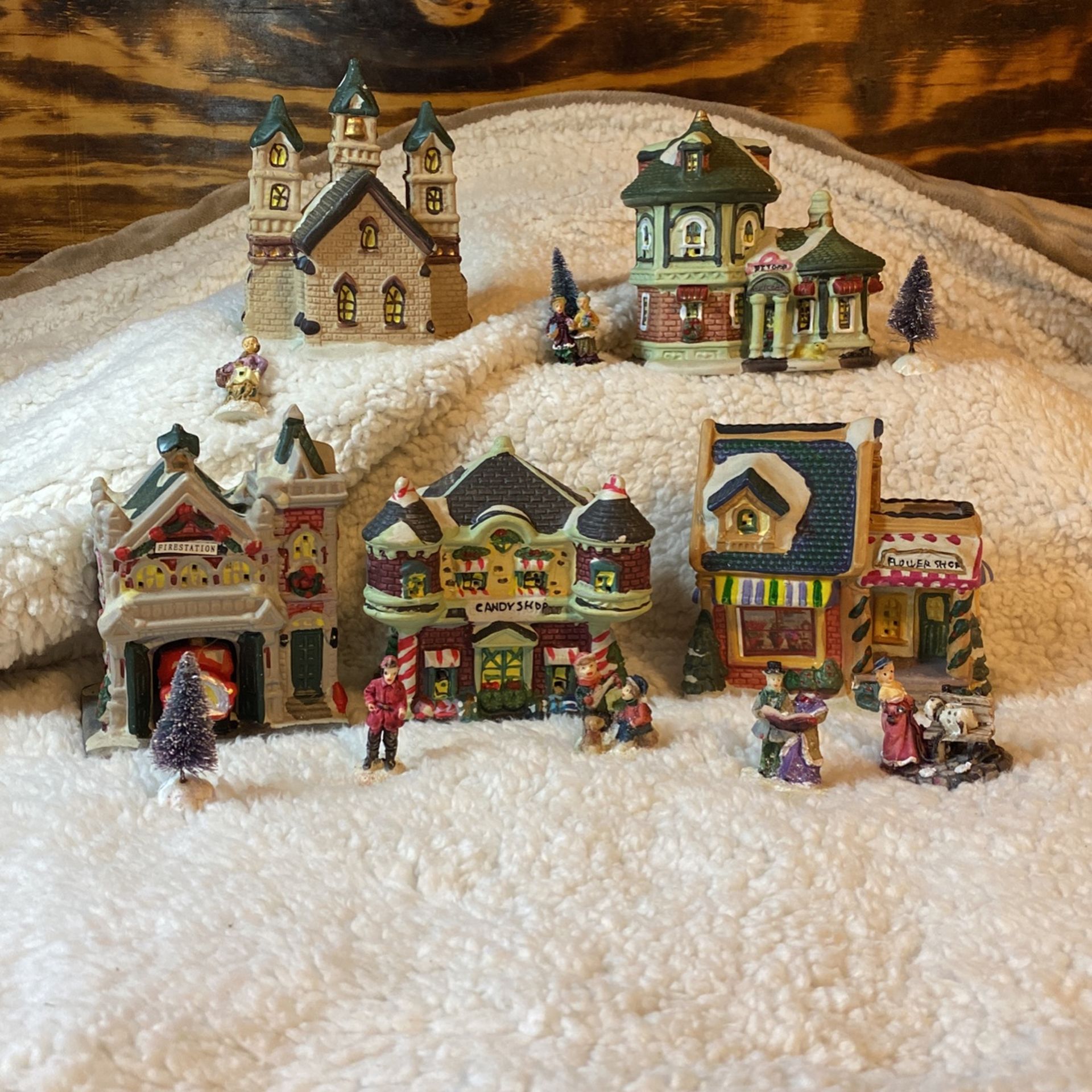 13 Piece Enchanted Christmas Village