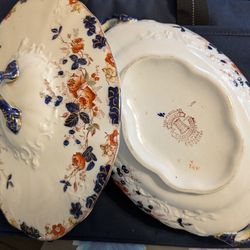 Antique bowl with lid