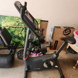 Schwinn 130 Upright Exercise Bike