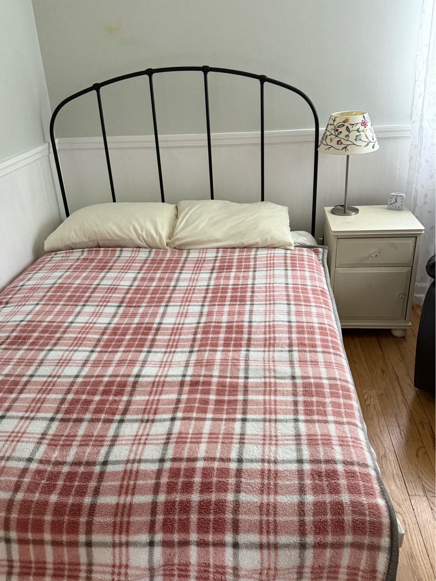 Full bed