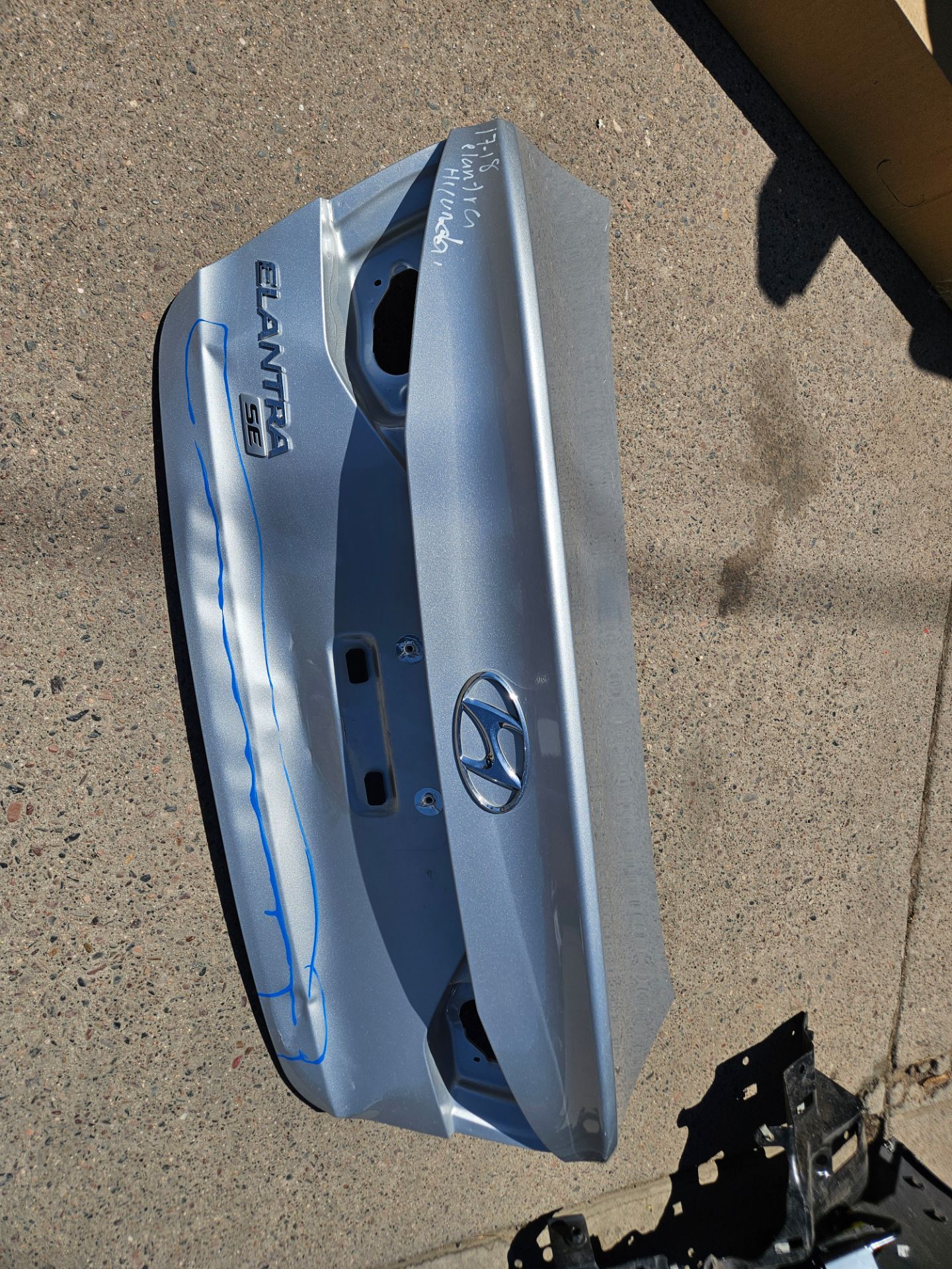 Hyundai Elantra Trunk Oem 17 to 18