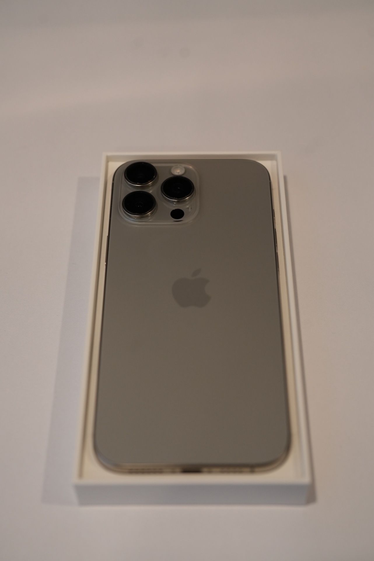 Apple iPhone 16 Pro Max – 256GB – Natural Titanium (Unlocked) – Excellent Condition – $800
