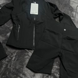 Lululemon cropped Black Jacket & shorts  Set Size 4 NWT