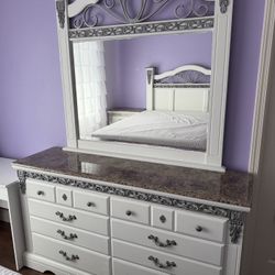 Queen Bedroom Set 