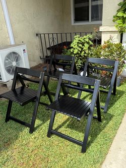 NEW Set of 4 X Foldable Dining Chairs