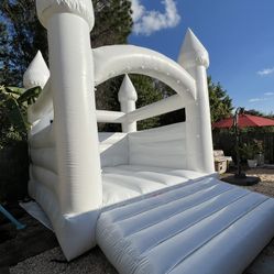 White Bounce House 13x13 
