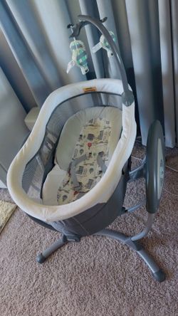 Electric baby swing