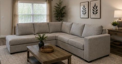 ✨ Modern Light Gray Sectional Sofa – Excellent Condition! ✨