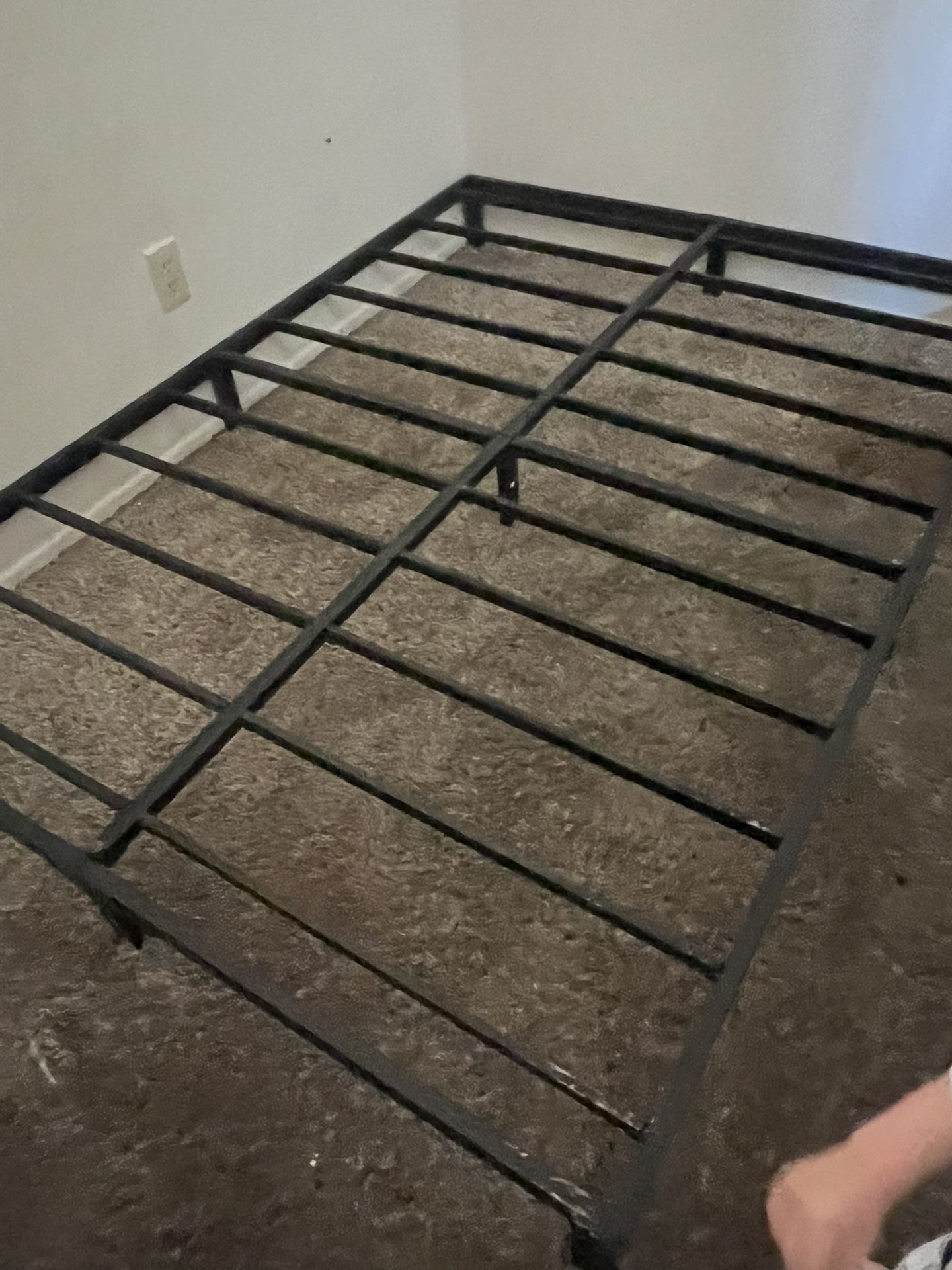 Cama Full Muy Muy Fuerte Solo 40$